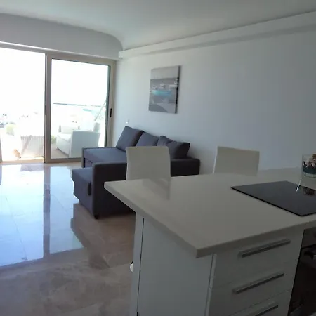 Lägenhet Thalassa Court Sandy Beach *